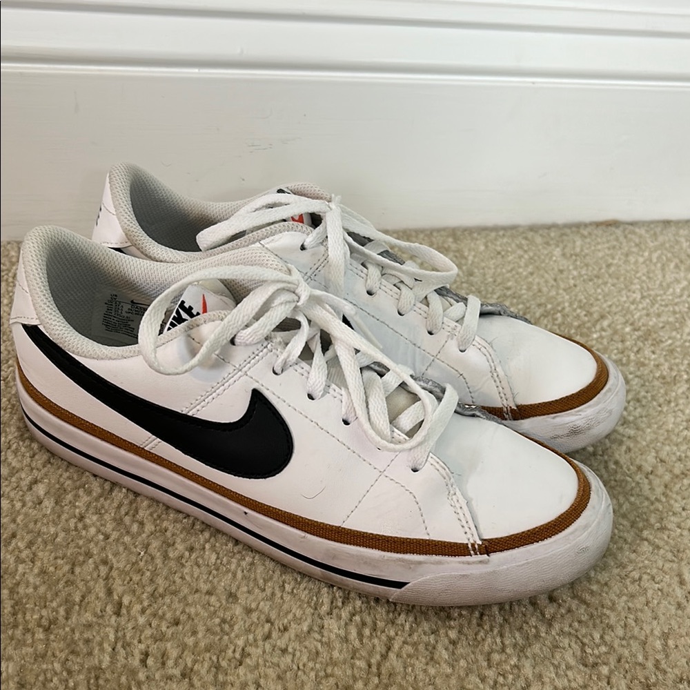 Nike Court Legacy